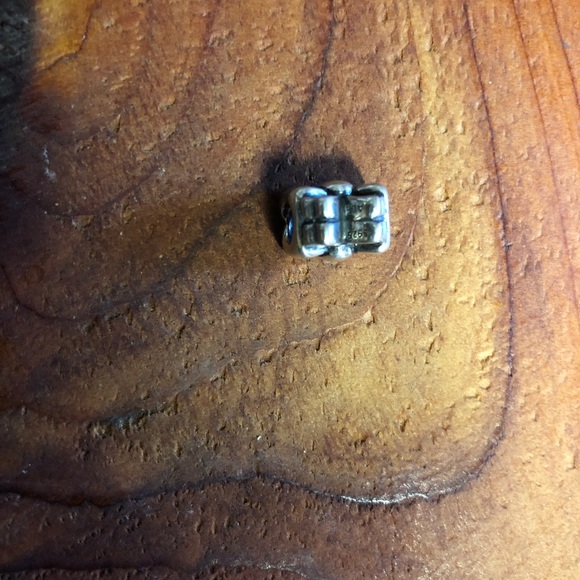 Authentic Pandora bow charm - Picture 4 of 4